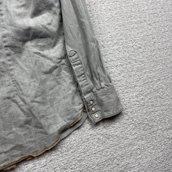 Wrangler Women’s Sz S Western Pearl Snap Gray Denim Shirt Stitching On Pocket - Picture 11 of 12